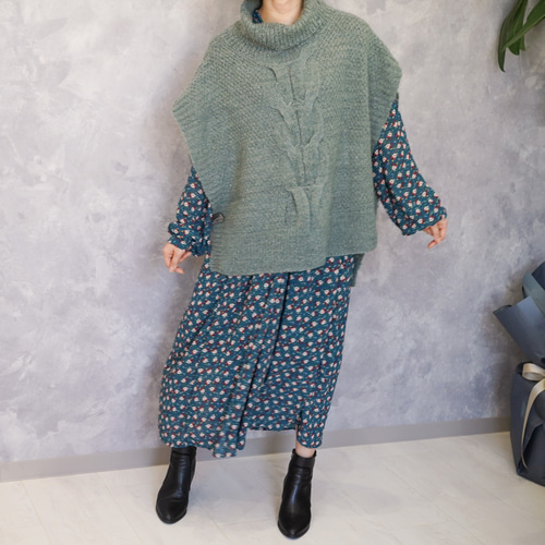大人の小花柄ワンピース マリンブルー ワンピース panipani 通販