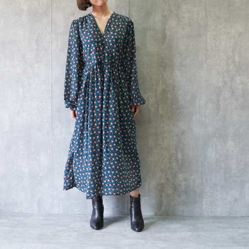 大人の小花柄ワンピース マリンブルー ワンピース panipani 通販