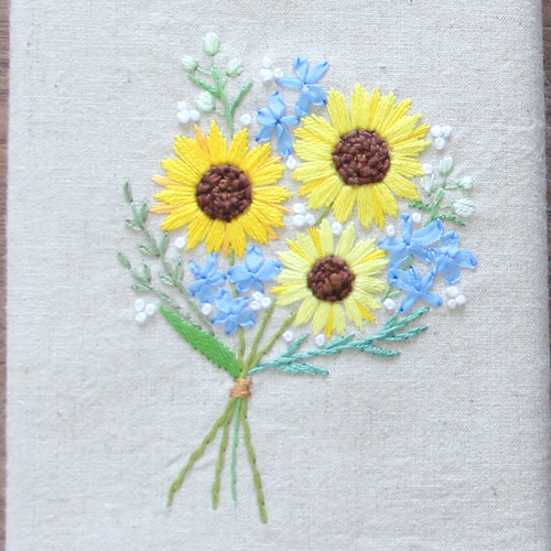 新品❗️手作りパッチワーク黄花刺繍×フランネル生地 A6ブックカバー＆手帳カバー ブックカバー ひまわりのブーケ 刺繍 文庫本/新書判/四六判