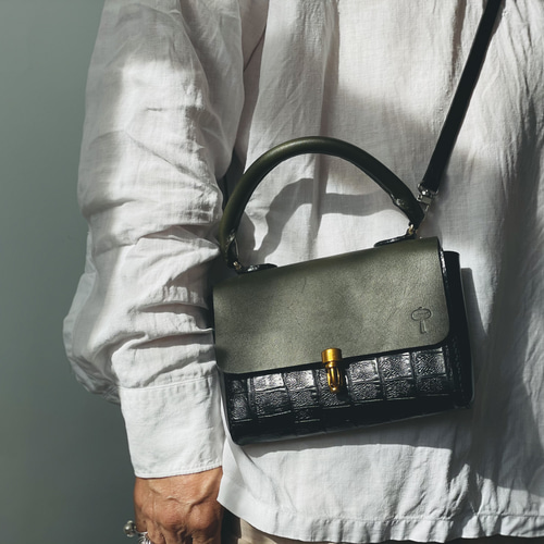 新品✨ Hender Scheme ショルダーバッグ 牛革 エンボス加工 黒 bags｜スキマ Hender Scheme Official Online Shop