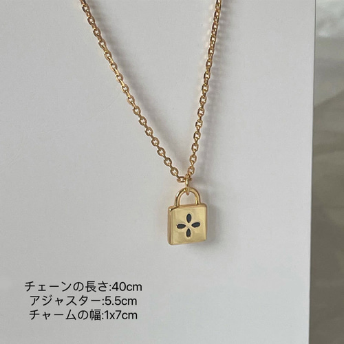 シルバー925 花模様 南京錠チャーム ネックレス 重ね付け