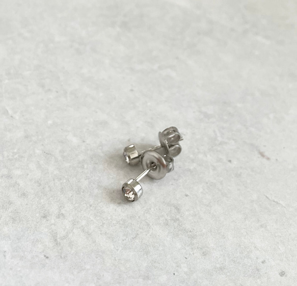 3mm ジルコニアピアス サージカルステンレス 2枚目の画像