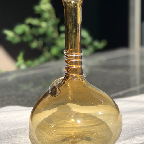 煌めくペルシャガラスの壷 【アンバー】～ペルシャの手吹きガラス