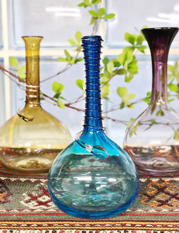 煌めくペルシャガラスの壷 【ブルー】～ペルシャの手吹きガラス