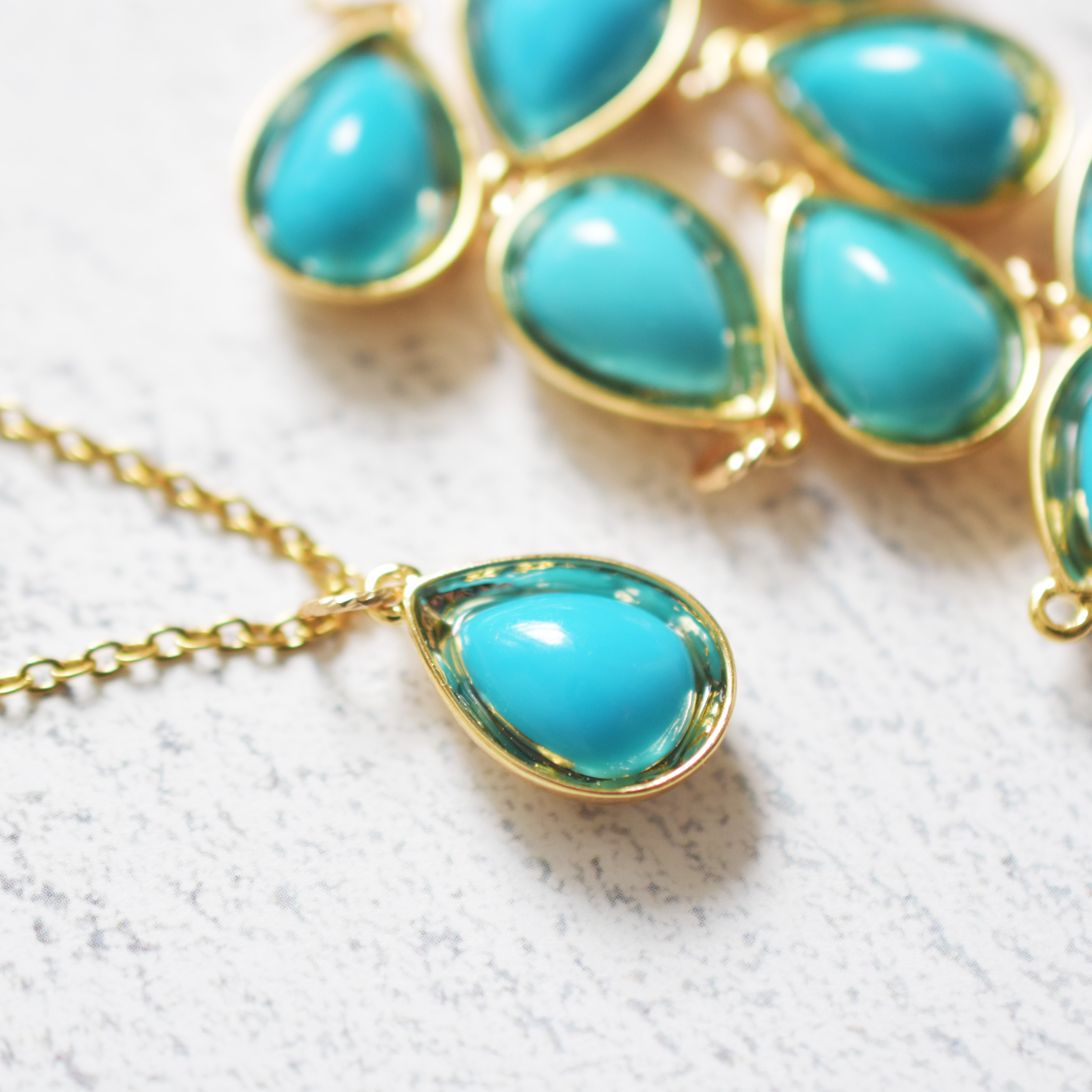 特集掲載【残り2】スリーピングビューティーターコイズ　カボション　サージカルステンレスネックレス50cm