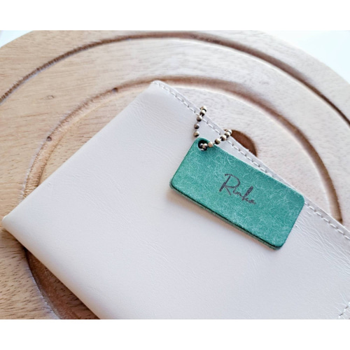 イタリア産レザー＊レーザー刻印 シンプルキーホルダー 席札 プチ