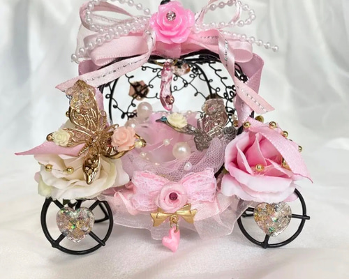 ❤アンティーク加工 馬車とリボンのオブジェベビーピンク ドールハウス ブライス ❤アンティーク加工 馬車とリボンのオブジェベビーピンク ドール