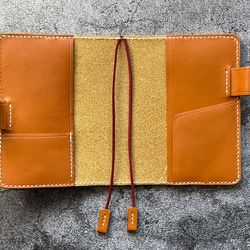 【手縫】ほぼ日5年手帳用キャメル本革カバー（角花飾）2本しおり付き（バタフライストッパー） 8枚目の画像