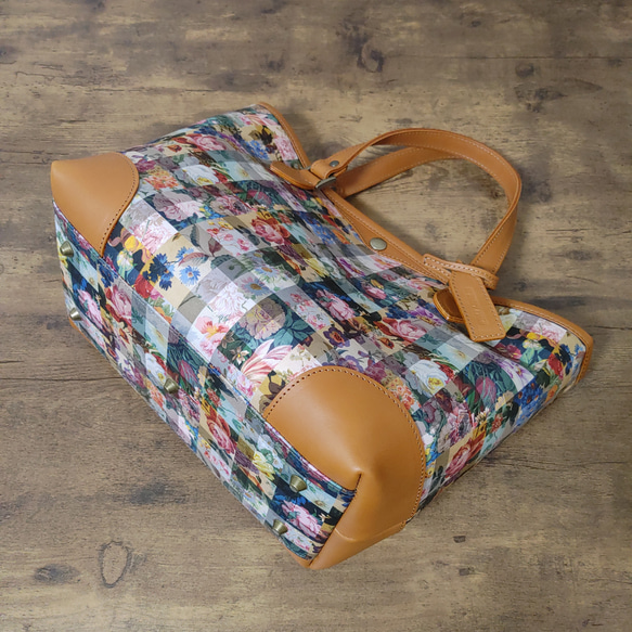 ◆数量限定◆ 革とリバティ生地のトートバッグ『アーカイブギンガム　マルチカラー』 LC-M ◆数量限定◆ LC-M TMF1941646655(15000円)