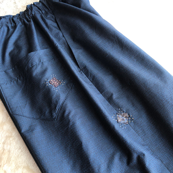 大島紬のパッチワークワイドパンツ　青亀甲　刺し子　お好みの股下丈で　着物リメイク 8枚目の画像