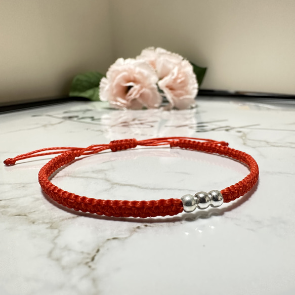 ミサンガ ブレスレット（シルバービーズ付き） 赤 ブレスレット アカネ