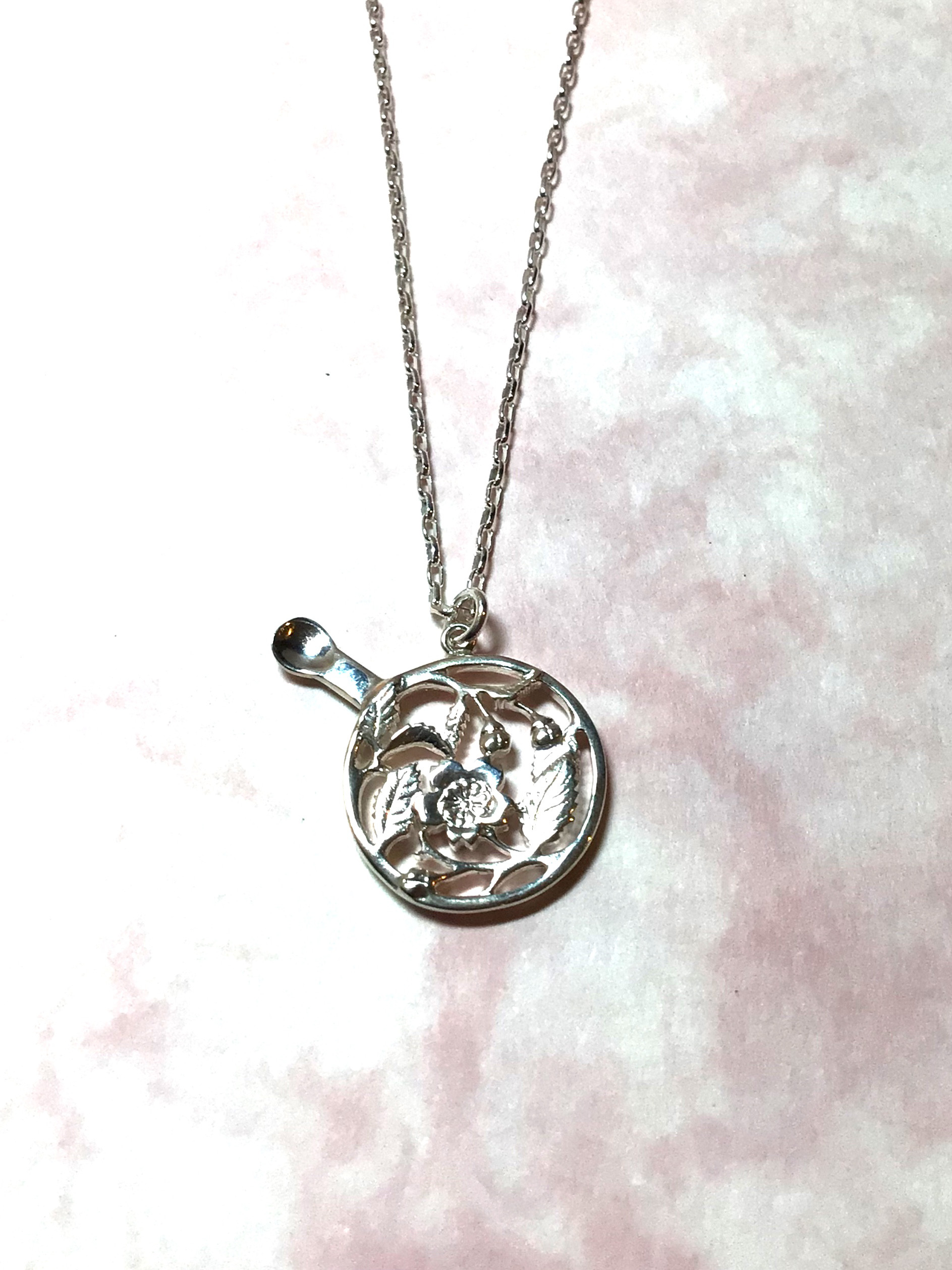 銀のかんざしペンダント　花紋　桜