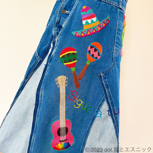 【スティッチ様★専用】デニム☺︎リメイク☺︎オーバーオール スカート☺︎チャーム スティッチ様☆専用】デニム☺︎リメイク☺︎オーバーオール