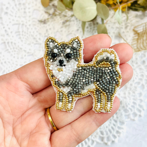 ビーズ刺繍のうちの子ブローチ・チワワ（ブラックタン） ブローチ