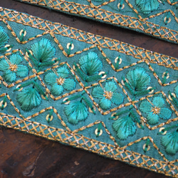 インド刺繍リボン  グリーン系　ブレード50mm(117) 2枚目の画像
