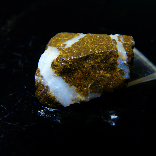 30709-20 ☆在庫処分☆ 【オーストラリア産】 ☆ボルダーオパール