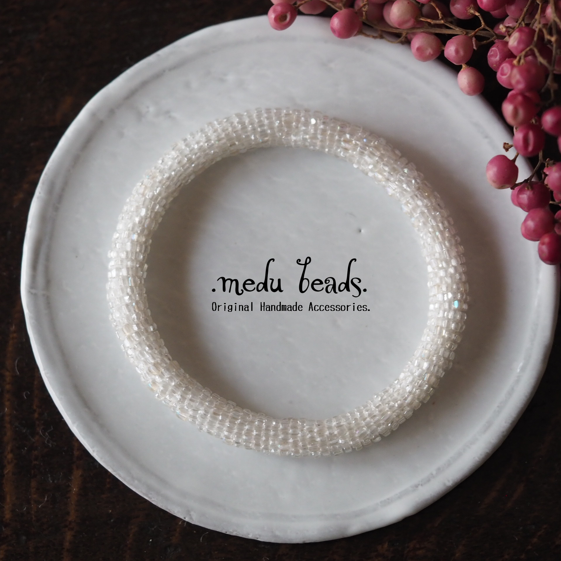 ～恋するバングル～　キラキラのクリアアンティークビーズバングル