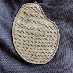伝統織物のトップブランド塩沢紬をワンポイントに使った Ｔシャツ(2Lサイズ)R53 4枚目の画像