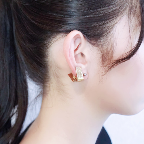 片耳イヤリング/蝶バネ仕様】小ぶり「echo」真鍮製 イヤリング