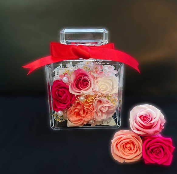 母の日限定割引き ❁perfume bottle❁ five color rose flower 1枚目の画像
