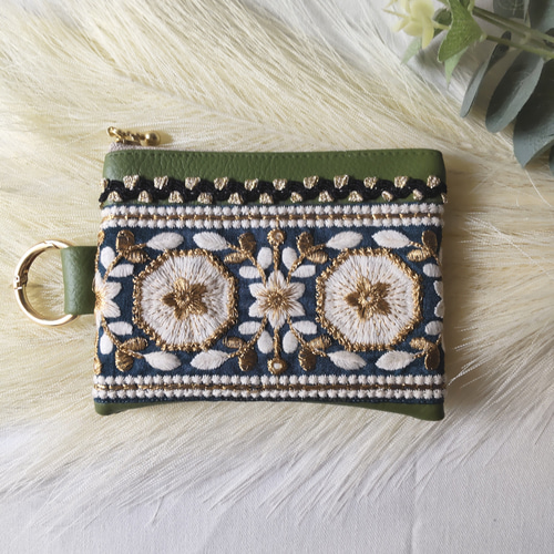 インド刺繍ポーチ ポーチ uin 通販 16357073｜Creema(クリーマ)