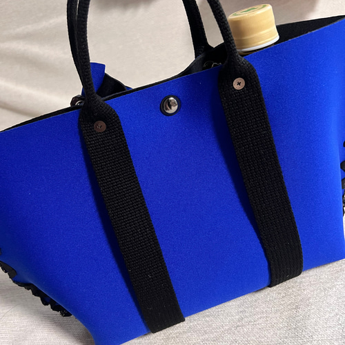 ネオフリルバッグ 【ブルー×ブラック】 トートバッグ atelier hauoli