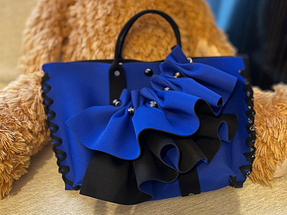 ネオフリルバッグ 【ブルー×ブラック】 トートバッグ atelier hauoli