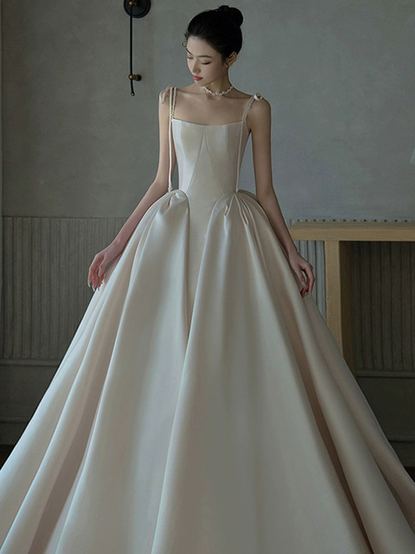 バックリボン　ウェディングドレス ウエスト ヒップ