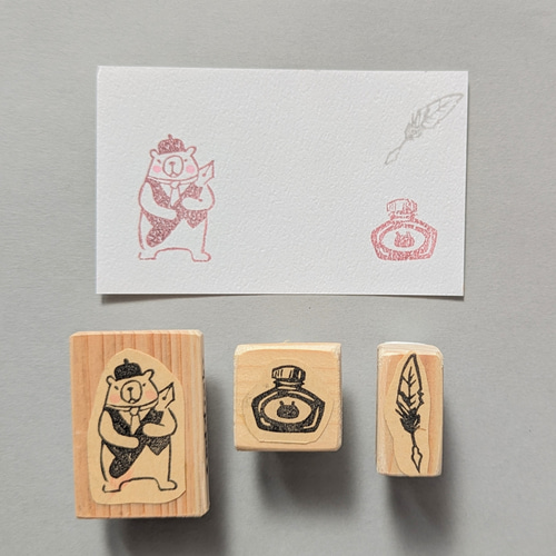 万年筆を持ったクマの王子様はんこ】消しゴムはんこ はんこ・スタンプ