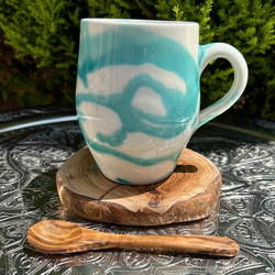 ハネンさんのカラフル陶器　マグカップ　洋食器　優しさあふれるホワイト＆アクアブルーに魅せられる　ルゼ　RZWT 1枚目の画像