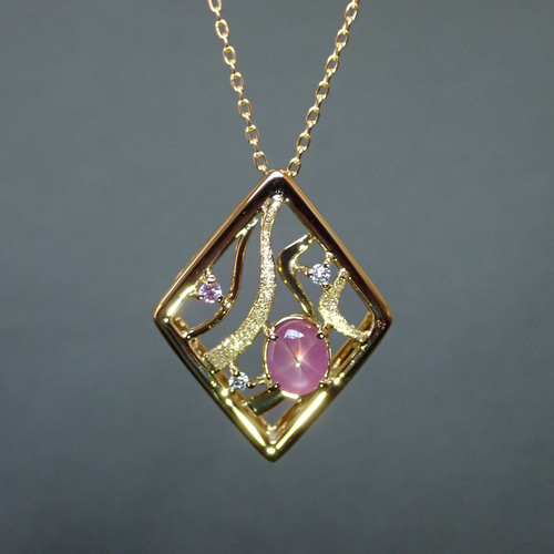 天の川に輝くスターサファイア ペンダントトップ18金イエロー  