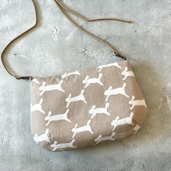 限定価格⚮̈ミナペルホネンrunrunrun beige ショルダーバッグ