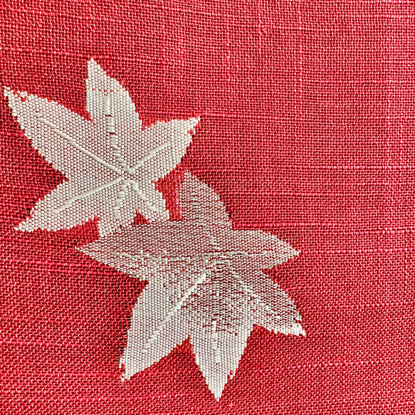夏帯のタペストリー　涼しげなボルドーに銀の紅葉　着物リメイク インテリア　掛け軸 　和モダン　和室　Kimono 5枚目の画像