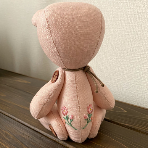 リネンのテディベア『刺繍くま』薄いピンク色 ぬいぐるみ Rin-hana