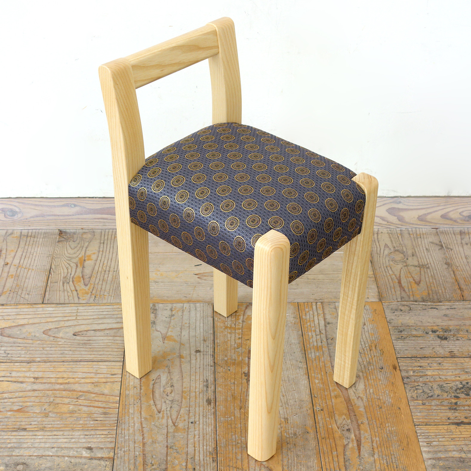 玄関スツール ミニタイプ（NA×西陣織 糸屋輪宝文）