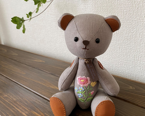 ヴィンテージベア グレー 部屋飾り テディベア くま 掘り出し物 熊 海外作家 作家様のクマたち。 店頭にある作品数はこちらです。 ・ doti