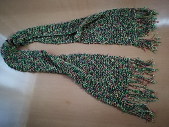 ミックス糸の手編みストール（グリーン系） 7枚目の画像