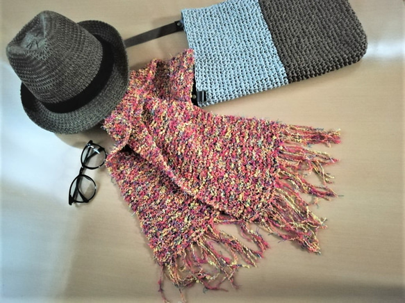 ミックス糸の手編みストール（オレンジ系） 2枚目の画像