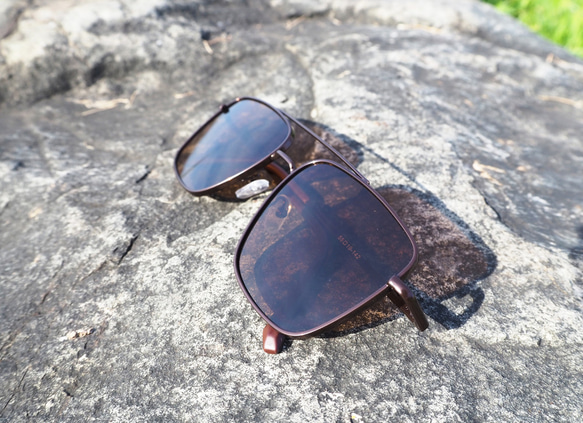 2is KylaC 太陽眼鏡│質感雙樑方框│咖啡色│抗UV400 第3張的照片