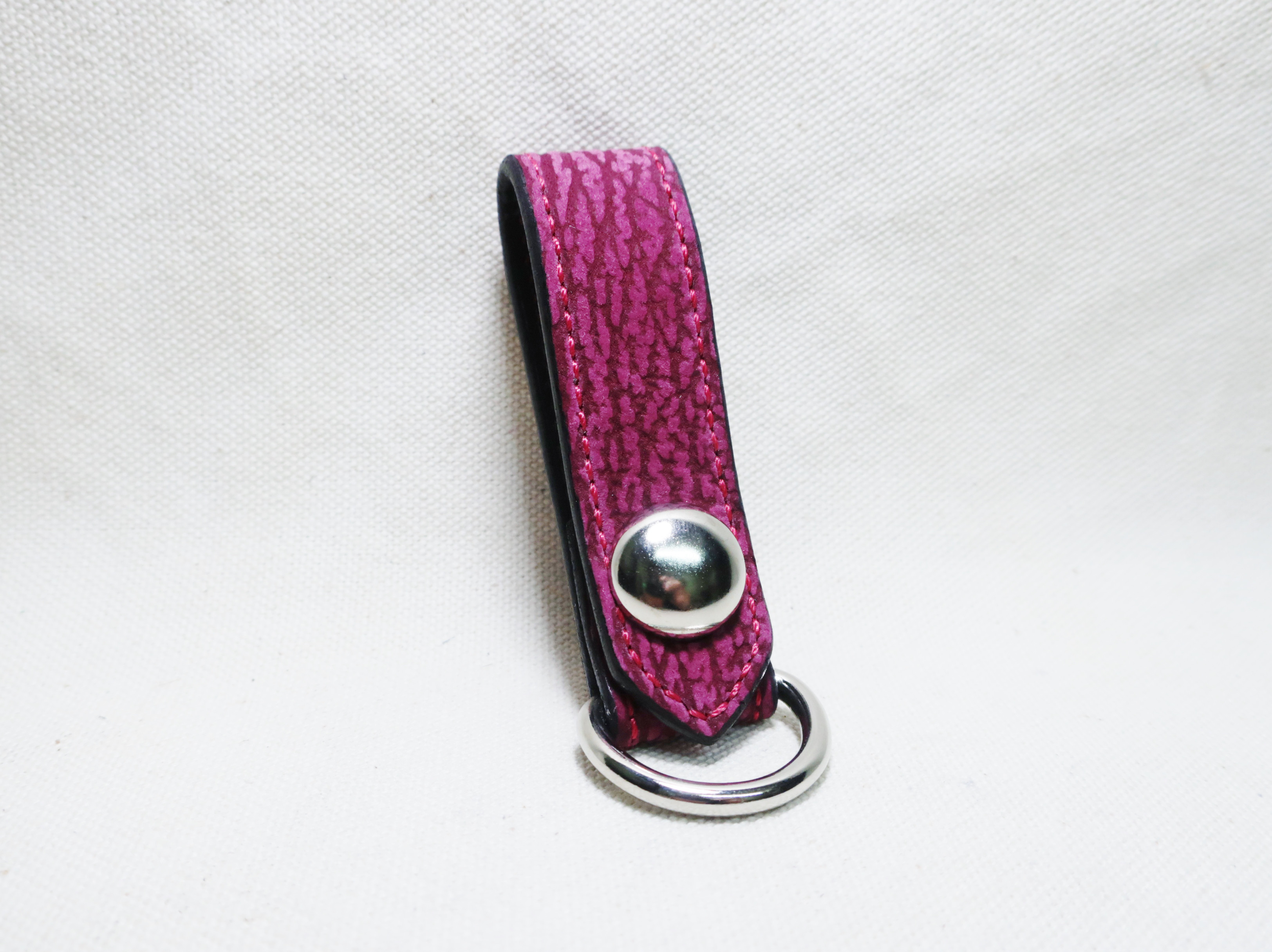 キーループ シャークスキン スタッズレザーキーループ レザーサメ革 手縫い レザークラフト 革小物 限定品 新品未使用