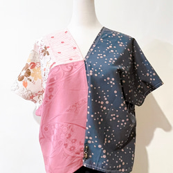 Jul's* 和風のピンクの花とコントラストカラーのドットを組み合わせた、四角い服、四角い服、手作りの服 4枚目の画像