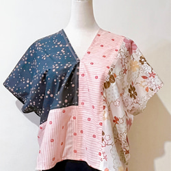 Jul's* 和風のピンクの花とコントラストカラーのドットを組み合わせた、四角い服、四角い服、手作りの服 2枚目の画像