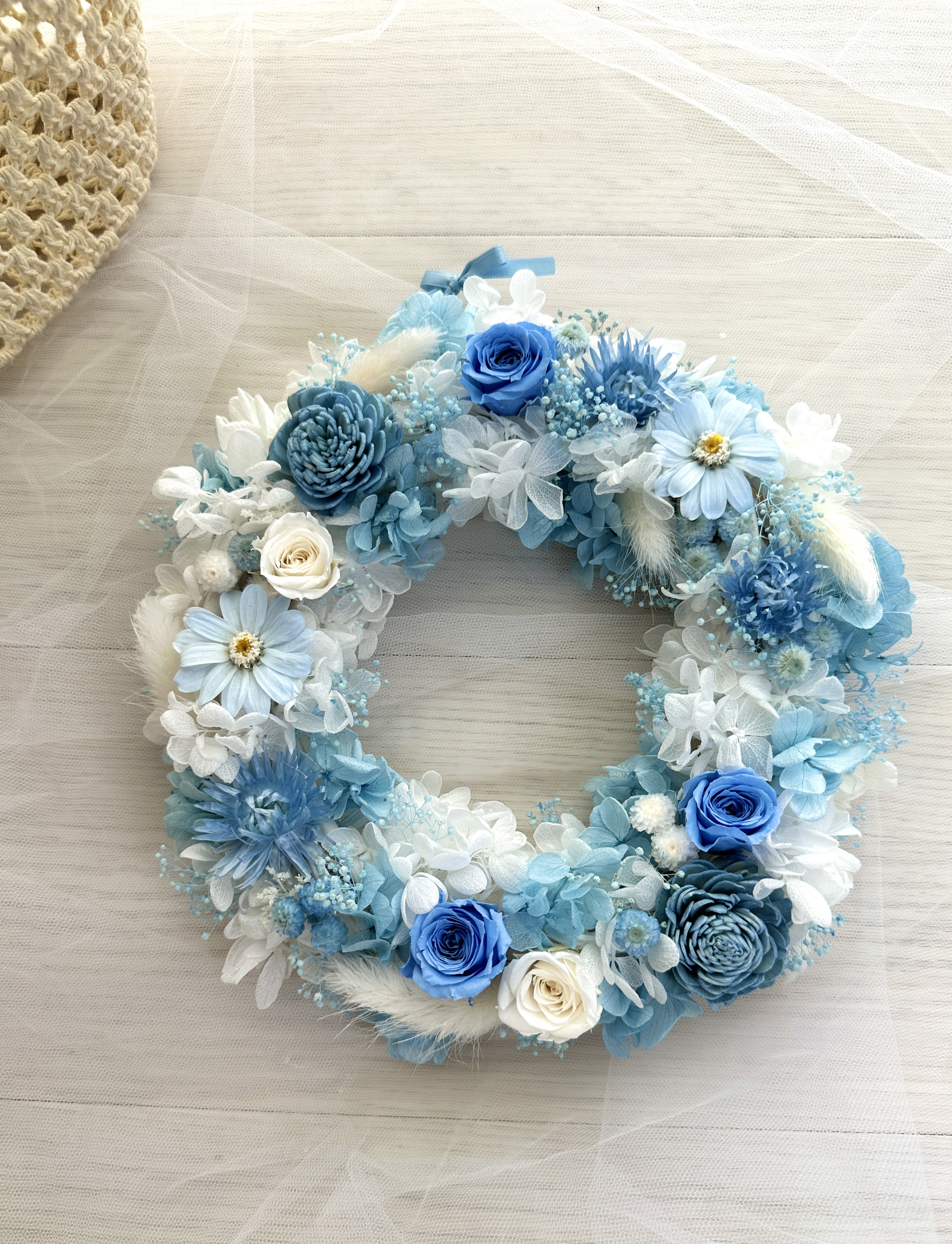 プリザーブドフラワーリース♡ブルー＆ホワイトローズ