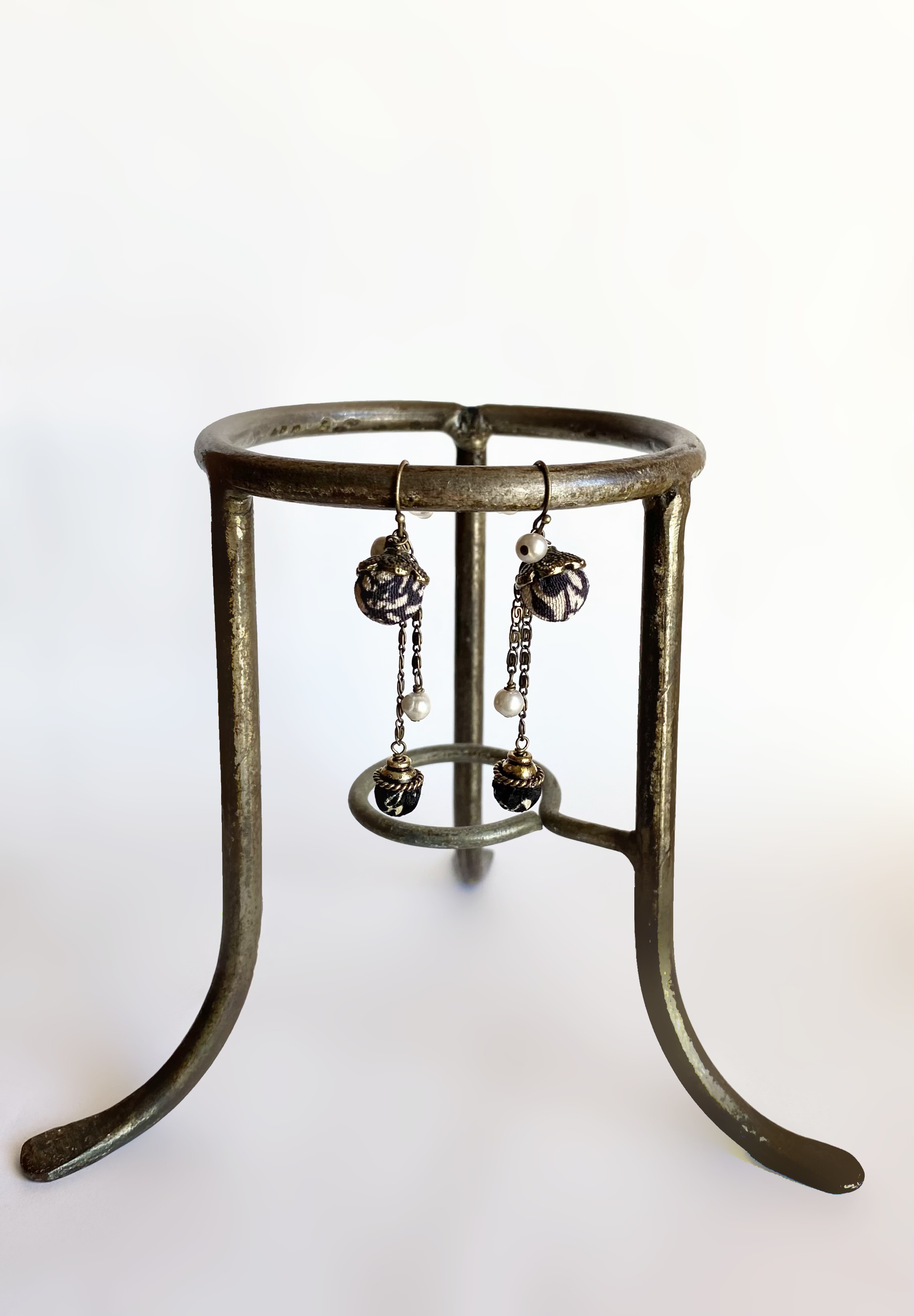 ヴィンテージ着物チェーンピアス(モノトーン)