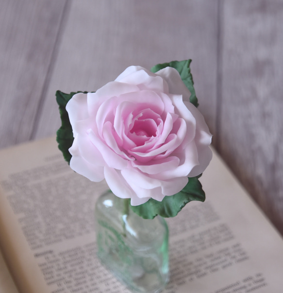 ◆粘土のお花◆　薔薇　一輪　（ライトピンク）B847 4枚目の画像