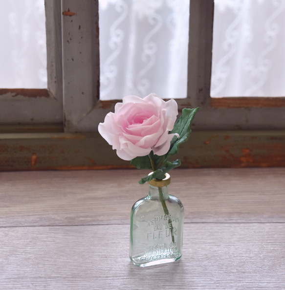 ◆粘土のお花◆　薔薇　一輪　（ライトピンク）B847 9枚目の画像