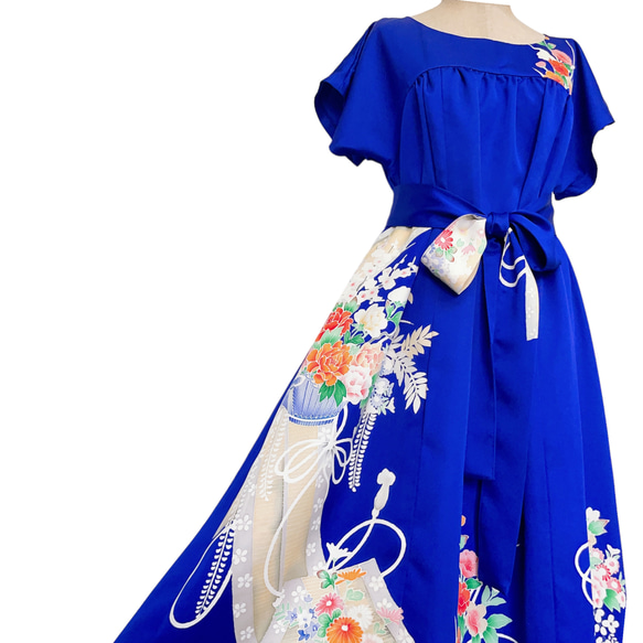 鮮やかブルーの"ゆったりギャザーワンピ" 着物リメイク ワンピース コンサート 衣装 雅楽 演奏会 青 (N581) 6枚目の画像