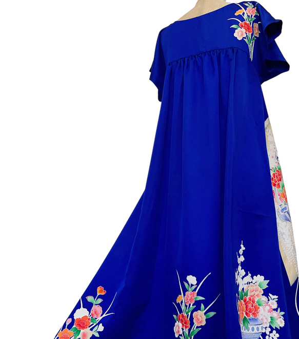 鮮やかブルーの"ゆったりギャザーワンピ" 着物リメイク ワンピース コンサート 衣装 雅楽 演奏会 青 (N581) 12枚目の画像