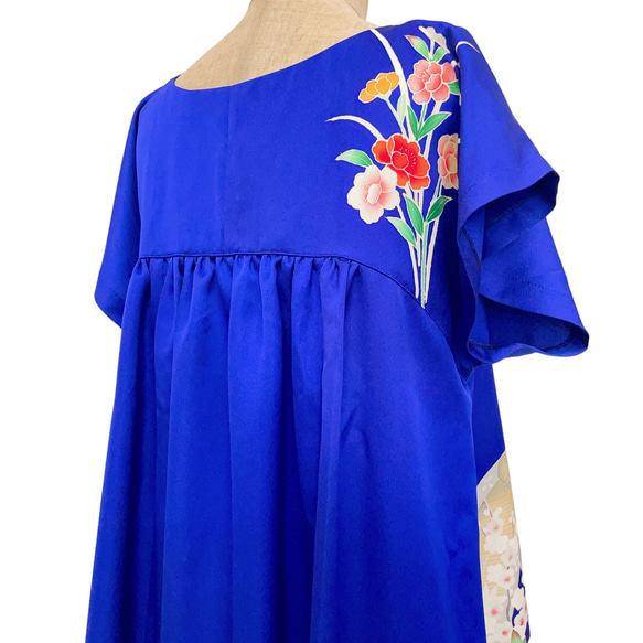 鮮やかブルーの"ゆったりギャザーワンピ" 着物リメイク ワンピース コンサート 衣装 雅楽 演奏会 青 (N581) 7枚目の画像