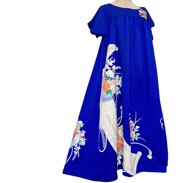 鮮やかブルーの"ゆったりギャザーワンピ" 着物リメイク ワンピース コンサート 衣装 雅楽 演奏会 青 (N581) 9枚目の画像